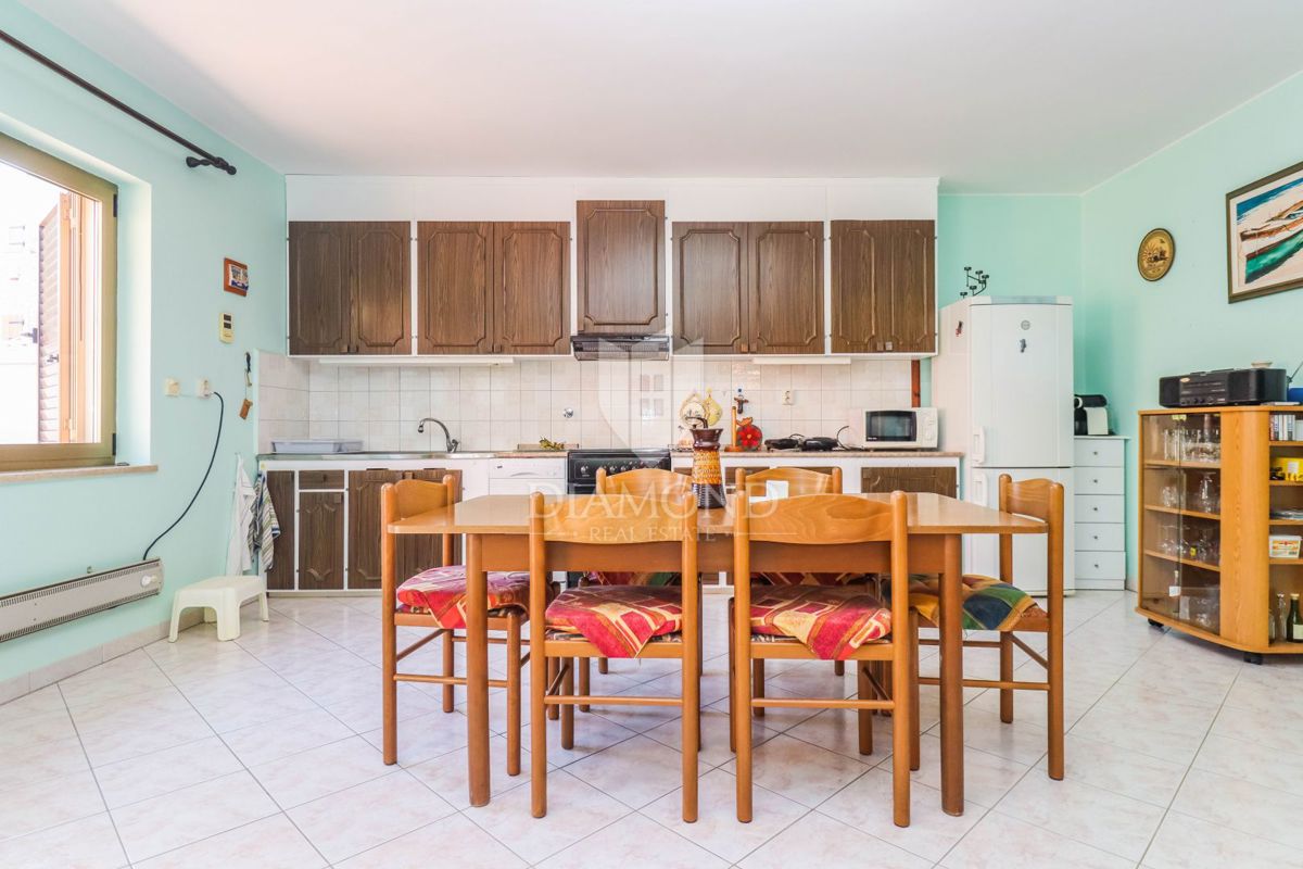 Priložnost! Hiša s tremi spalnicami v Šišanu!