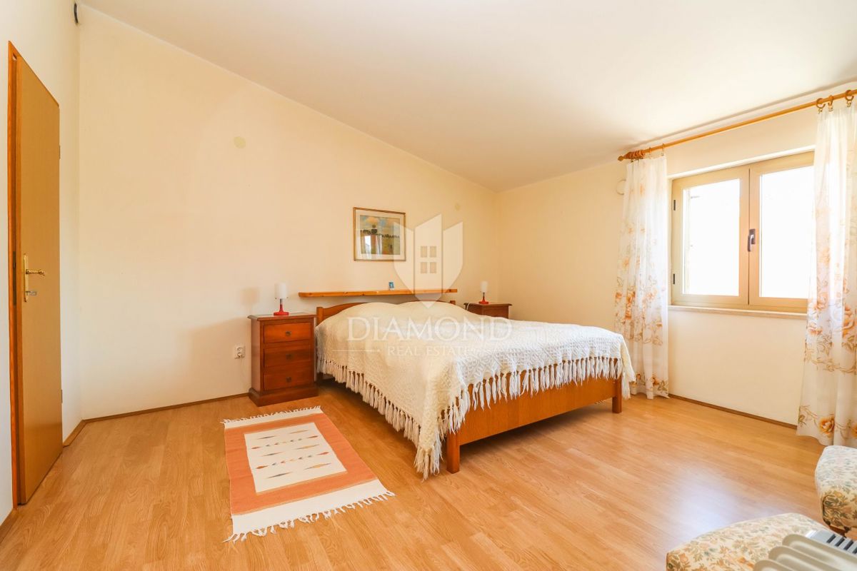 Priložnost! Hiša s tremi spalnicami v Šišanu!