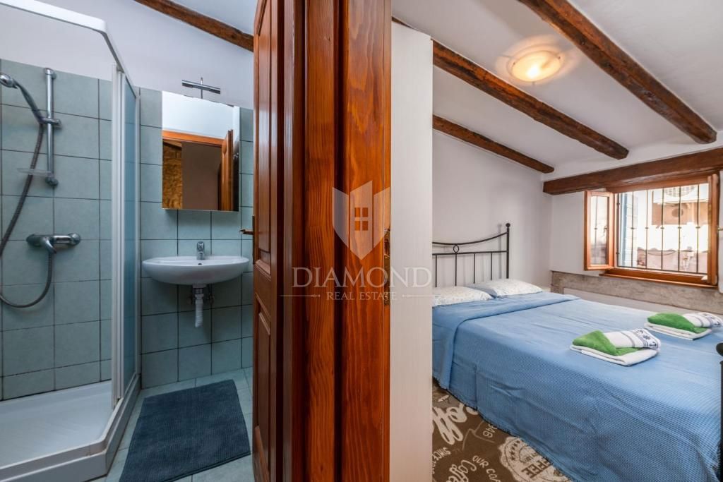 Rovinj, kamnita hiša v središču starega mestnega jedra