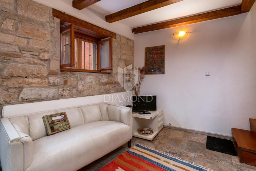 Rovinj, kamnita hiša v središču starega mestnega jedra