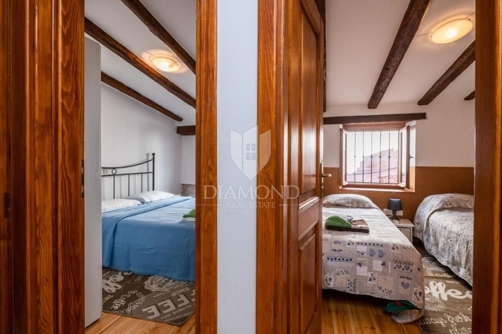 Rovinj, kamnita hiša v središču starega mestnega jedra