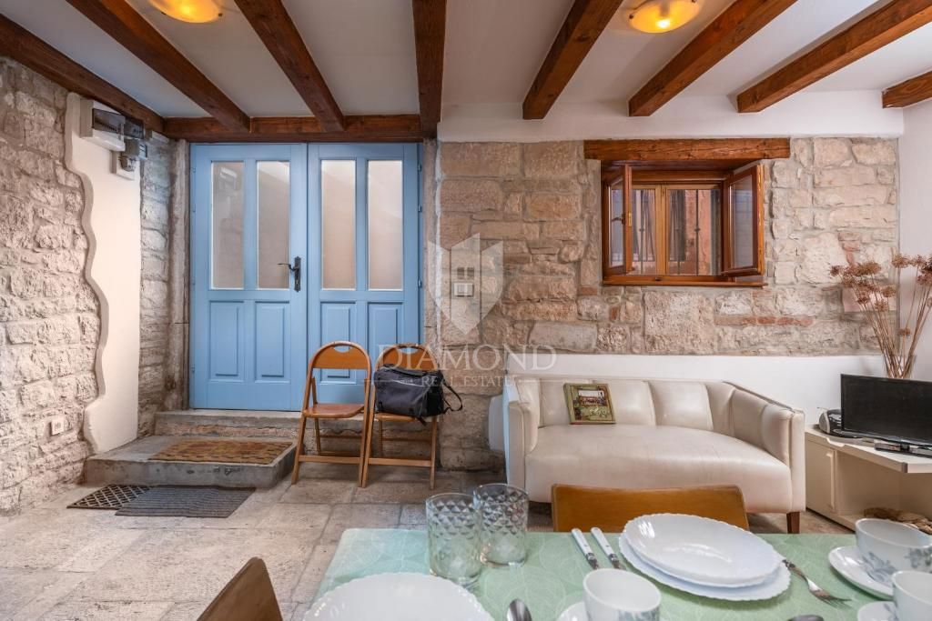 Rovinj, kamnita hiša v središču starega mestnega jedra