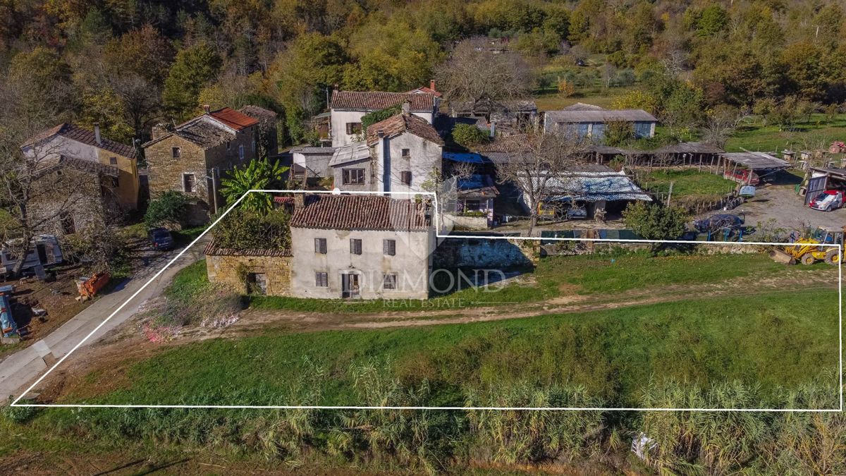 Motovun, okolica - kamnita hiša z veliko možnostmi!