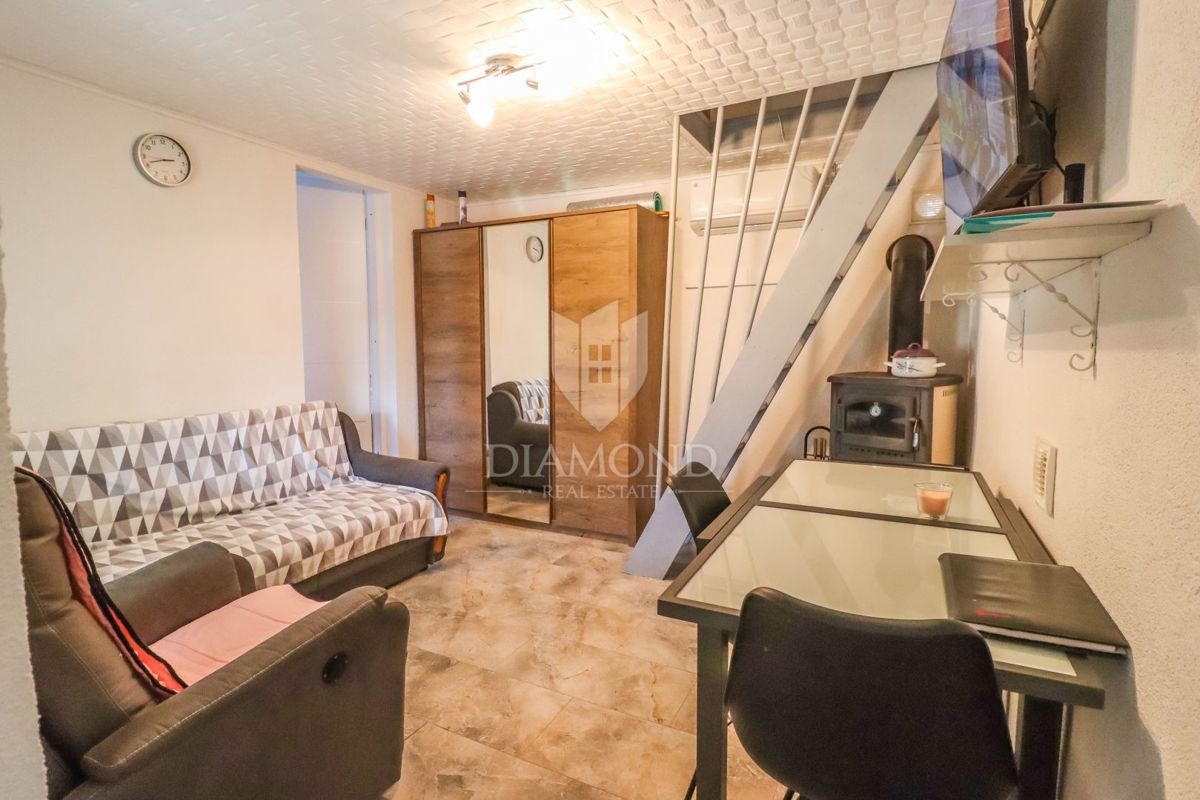 Okolica Fažane: mali raj, dvorišče, 3 sobe in žar