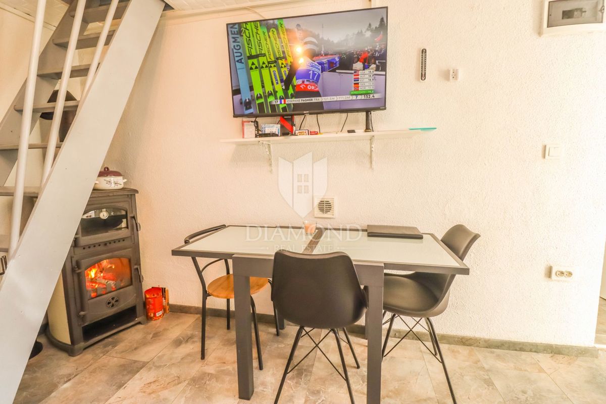 Okolica Fažane: mali raj, dvorišče, 3 sobe in žar