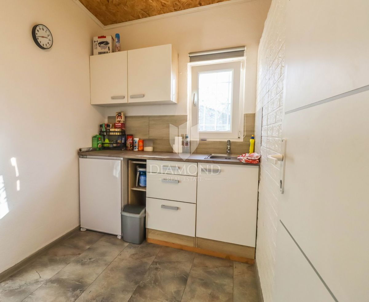 Okolica Fažane: mali raj, dvorišče, 3 sobe in žar