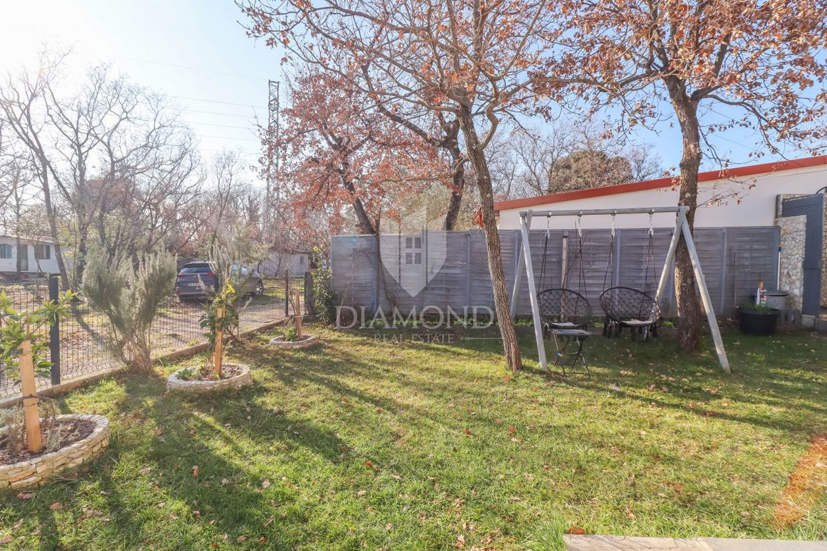 Okolica Fažane: mali raj, dvorišče, 3 sobe in žar