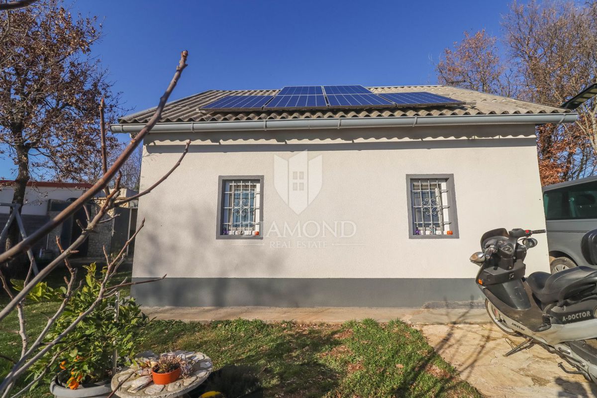 Okolica Fažane: mali raj, dvorišče, 3 sobe in žar