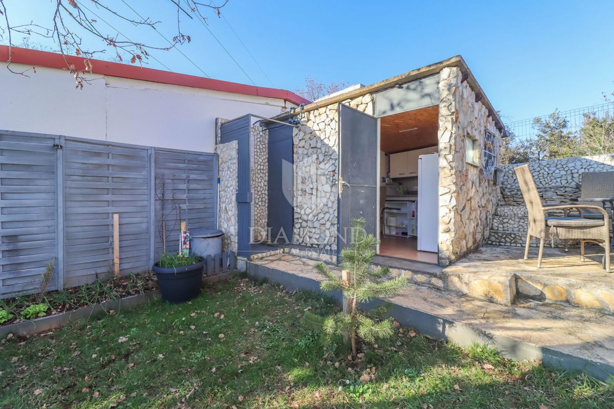 Okolica Fažane: mali raj, dvorišče, 3 sobe in žar