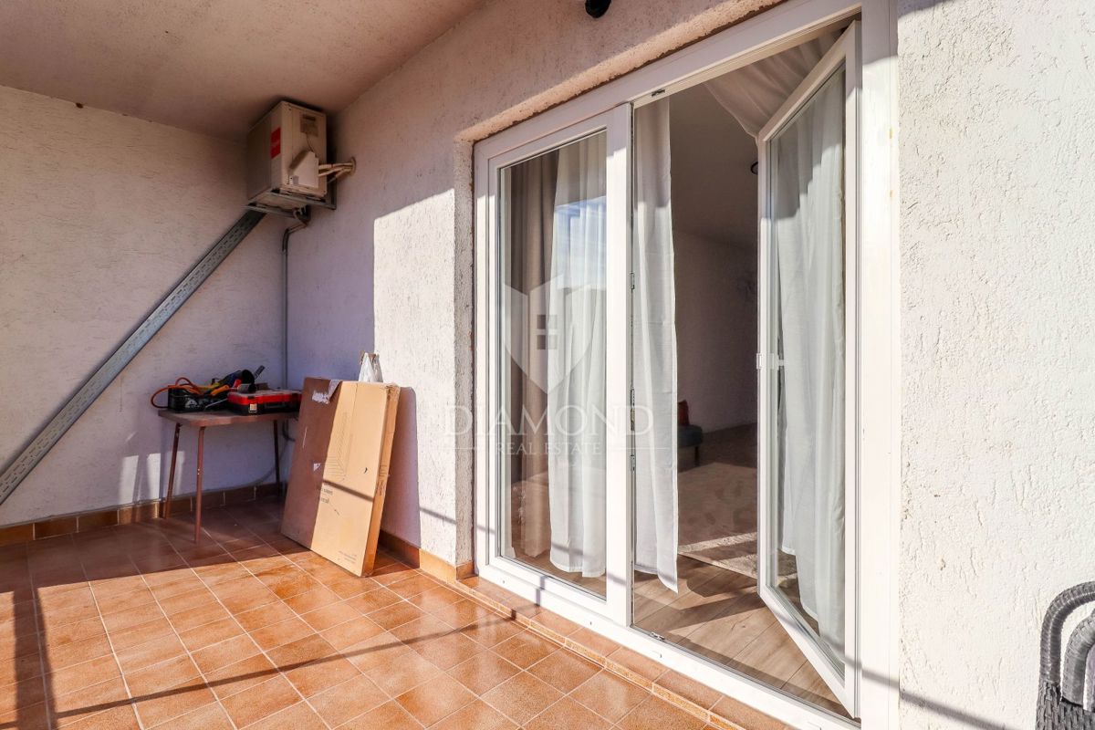 Rovinj, dvosobno stanovanje z balkonom 100 m od morja