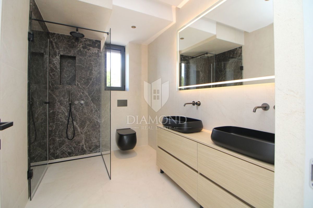 OTOK KRK, DVONADSTROPNO APARTMA