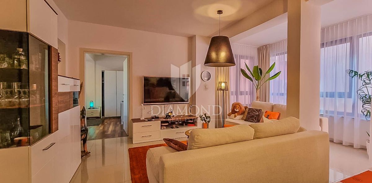 Novigrad, stanovanje 90 m2, 1. vrsta do morja!