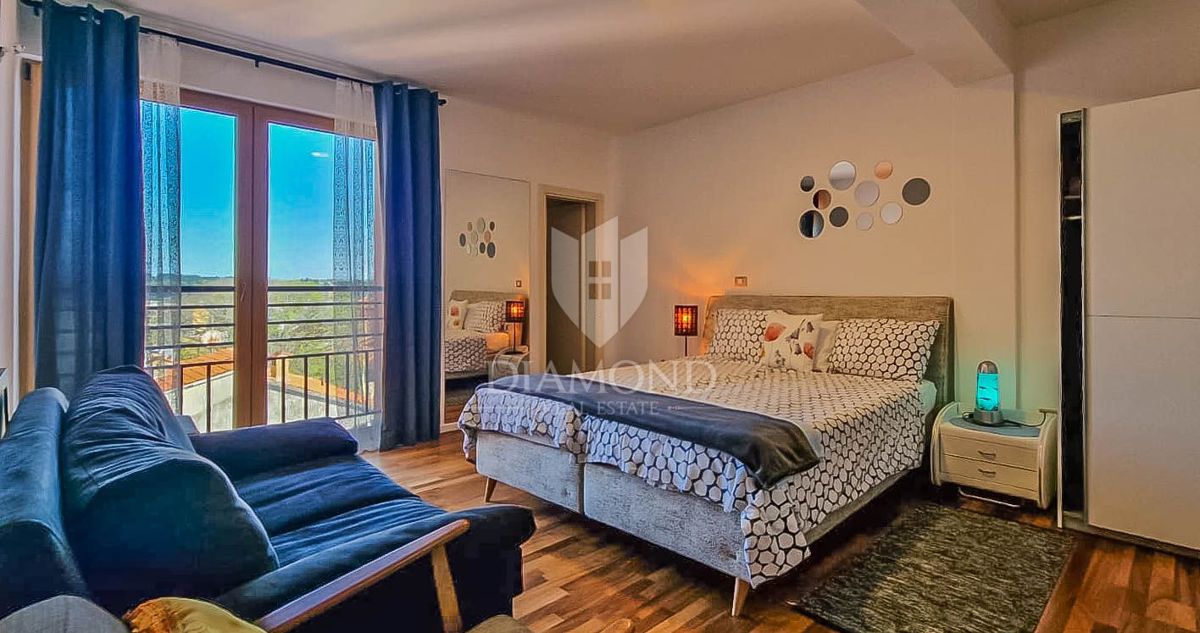 Novigrad, stanovanje 90 m2, 1. vrsta do morja!