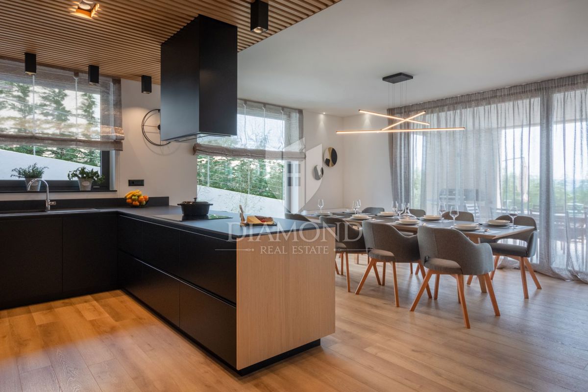 Hiša Labin, 320m2