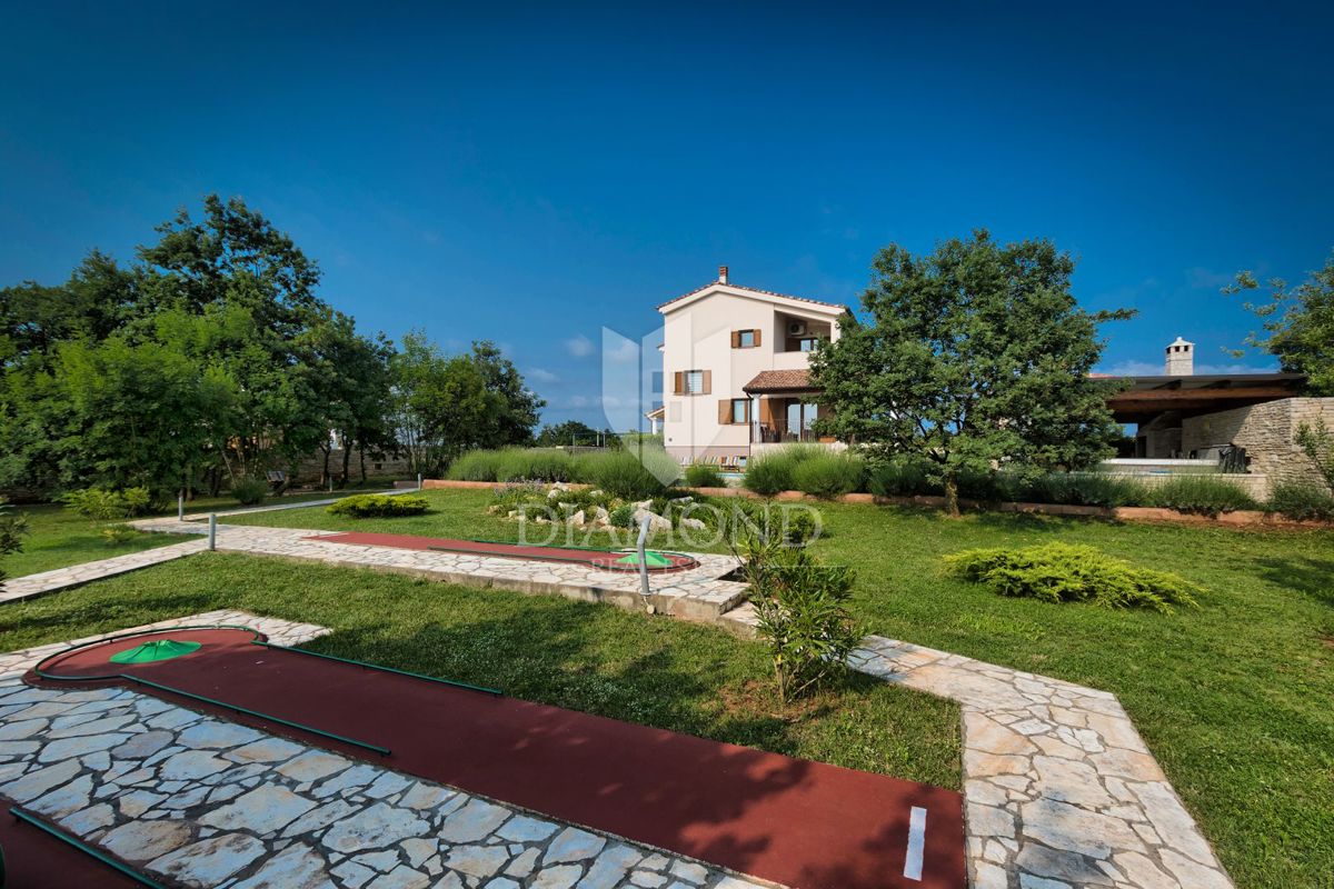 Svetvinčenat, okolica, lepa Vila na odlični lokaciji