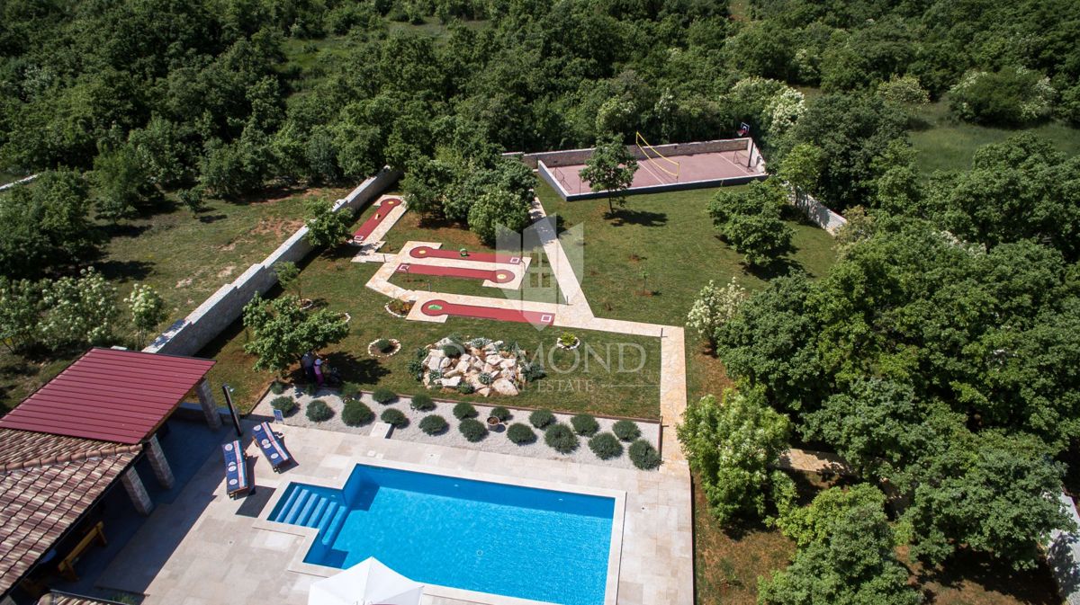 Svetvinčenat, okolica, lepa Vila na odlični lokaciji