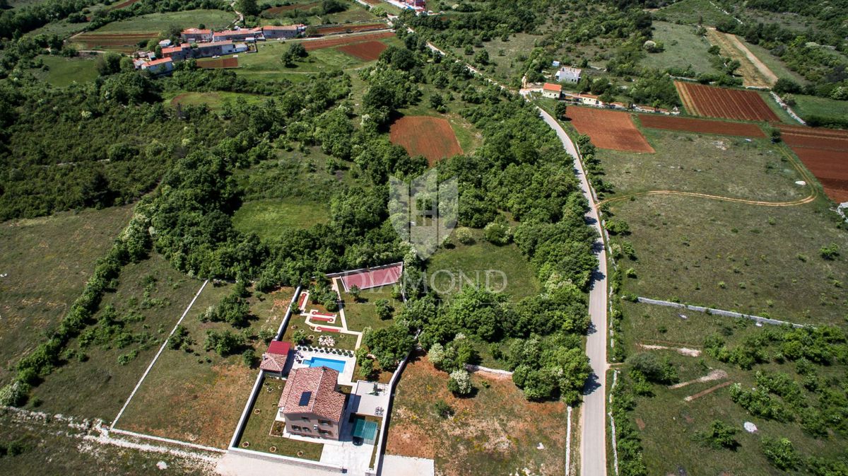 Svetvinčenat, okolica, lepa Vila na odlični lokaciji