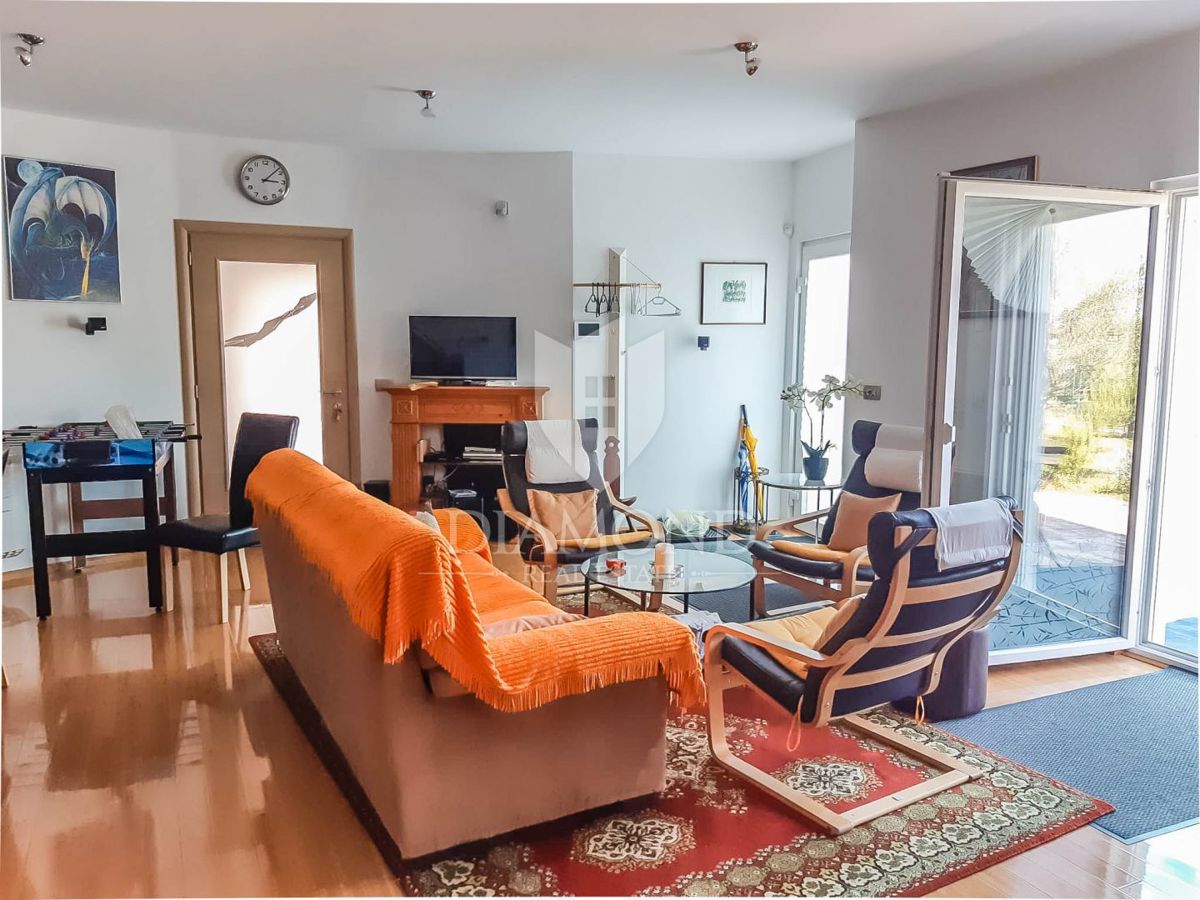 Momjan, vila z bazenom in čudovitim razgledom