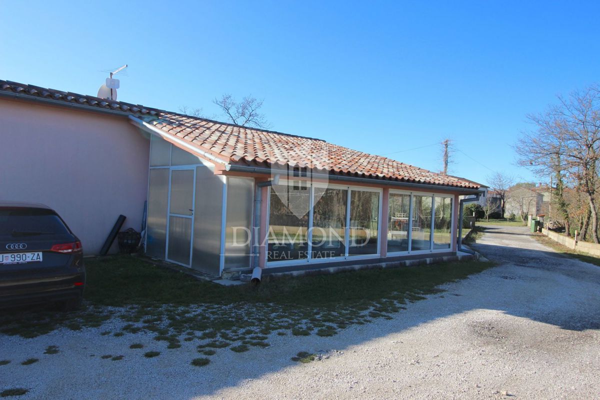 Marčana, okolica, hiša s prostornim vrtom