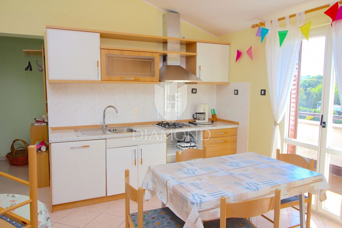 Labin, družinska hiša v bližini centra mesta, z dvema apartmajema