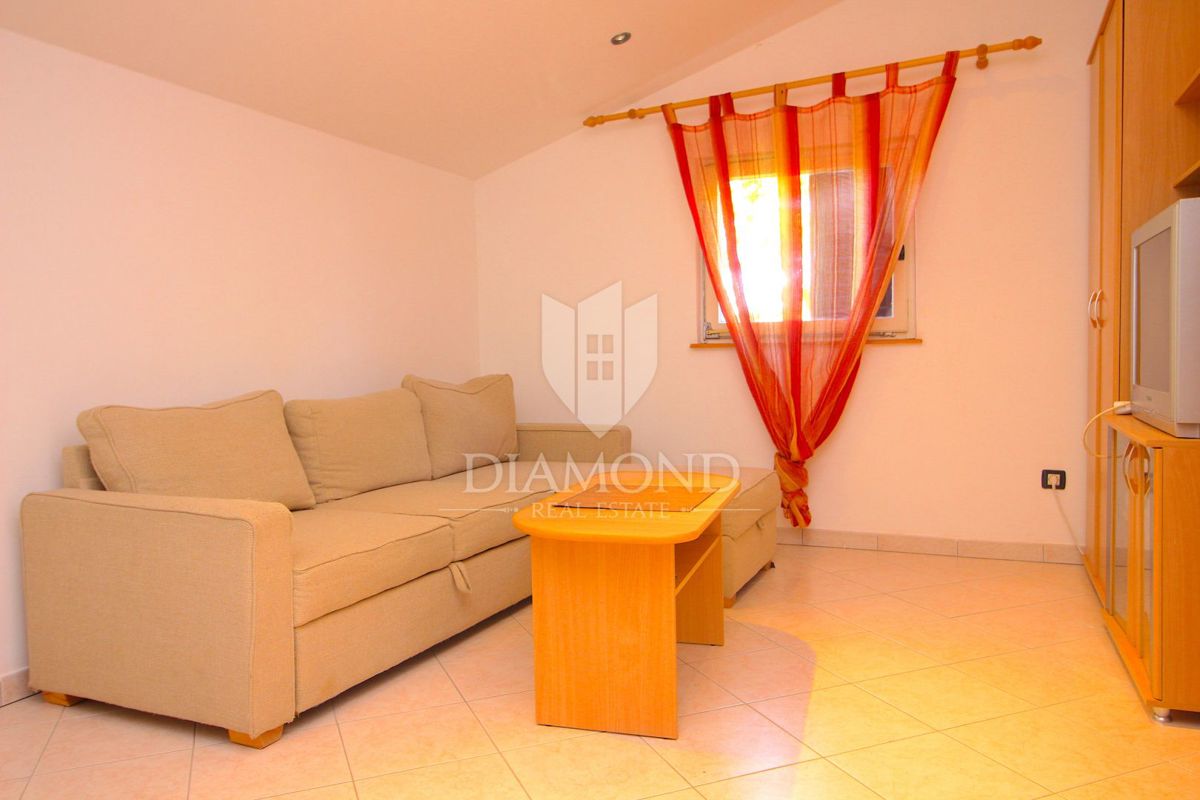Labin, družinska hiša v bližini centra mesta, z dvema apartmajema