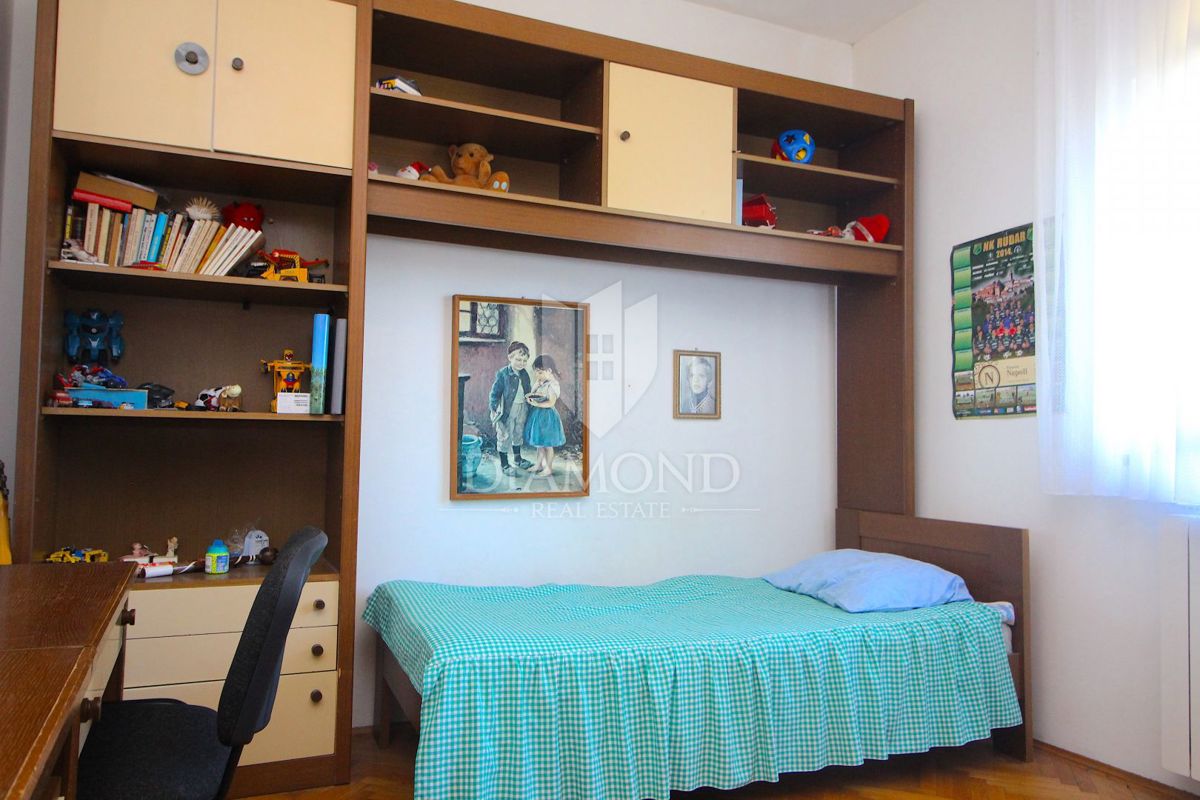 Labin, družinska hiša v bližini centra mesta, z dvema apartmajema