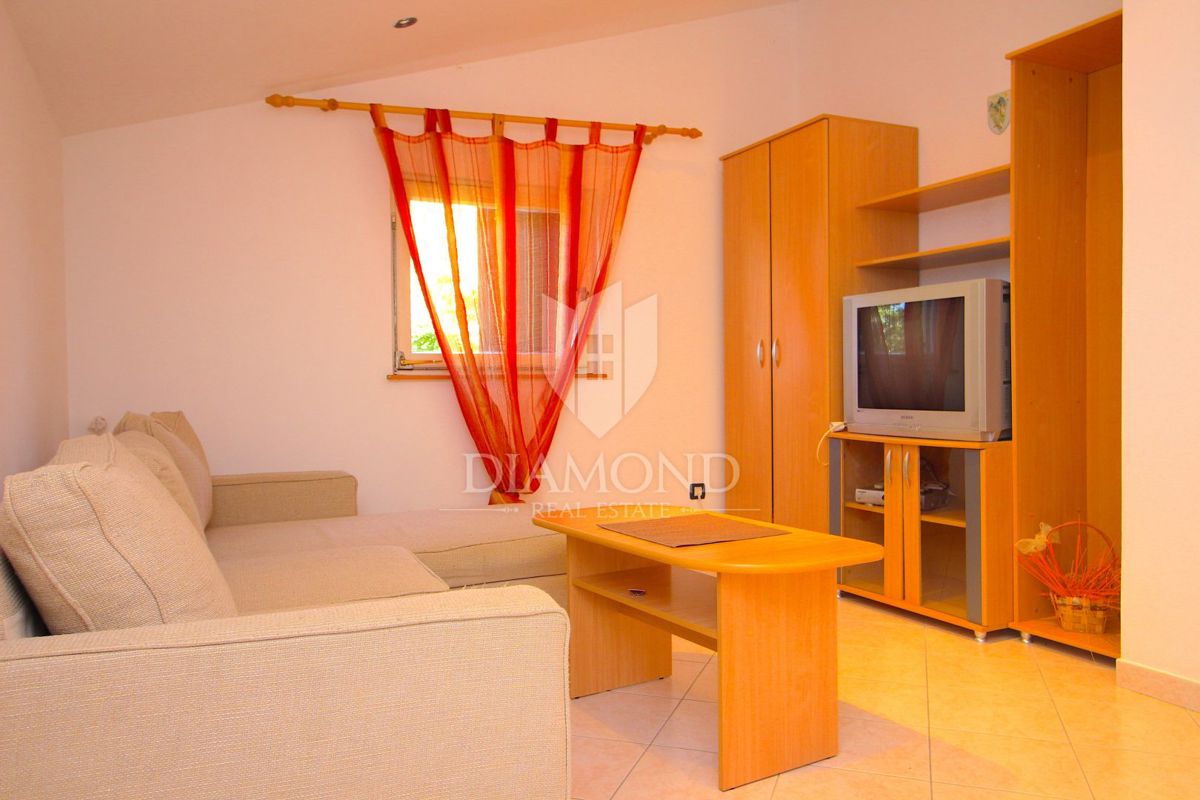 Labin, družinska hiša v bližini centra mesta, z dvema apartmajema