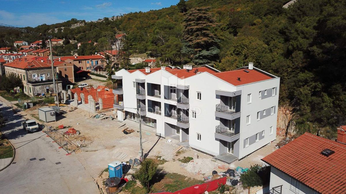 Okolica Labina, novogradnja 1. vrsta do morja