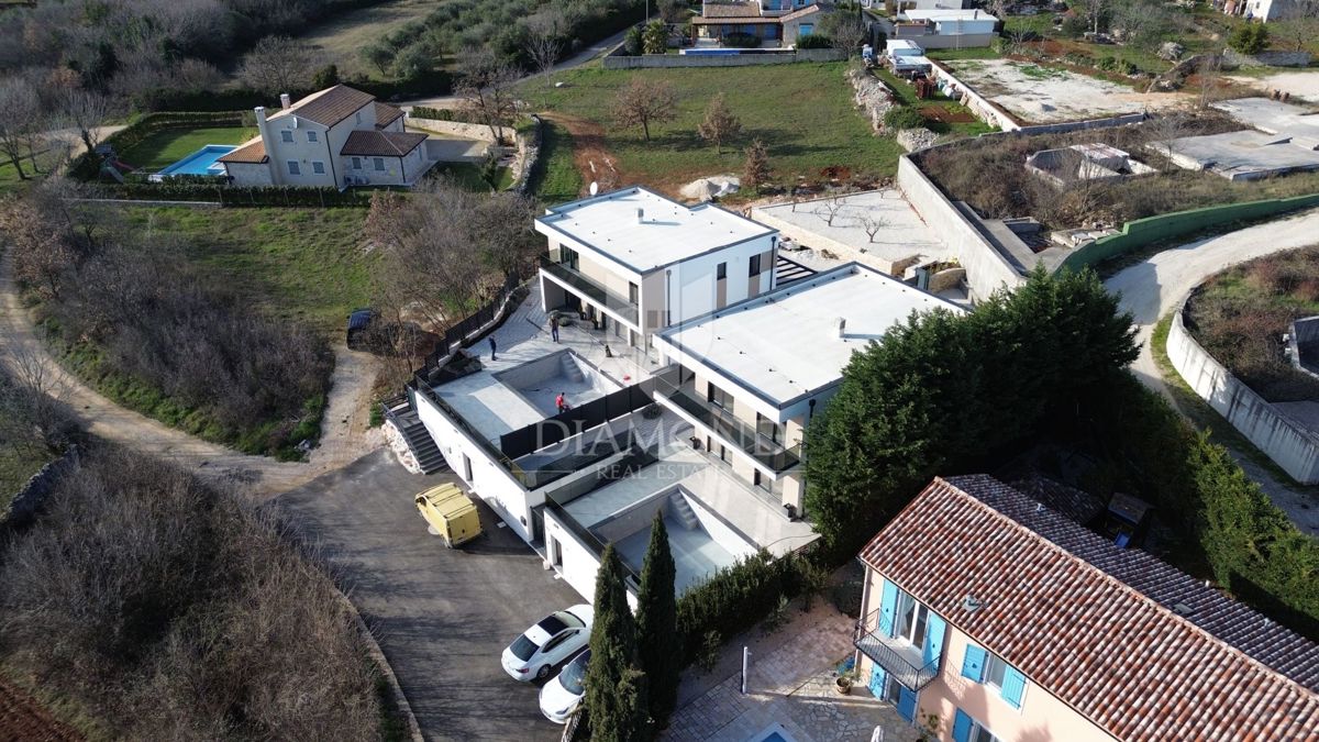 Svetincenat, okolica, moderna vila z bazenom