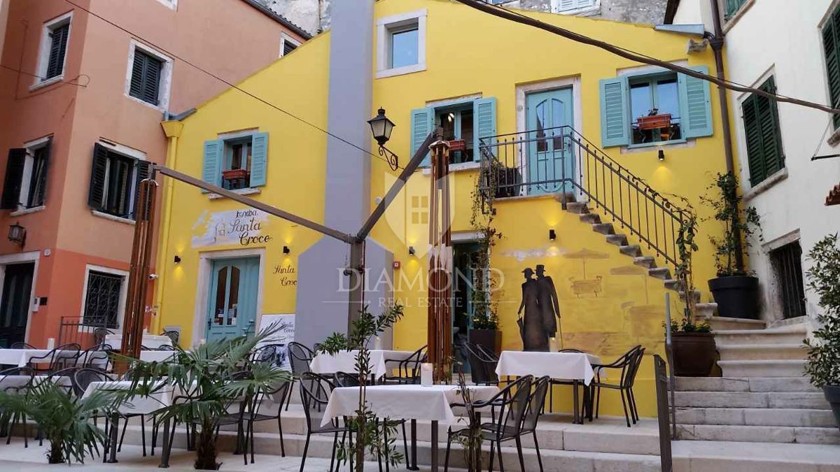 Rovinj, center, uveljavljena restavracija na vrhunski lokaciji