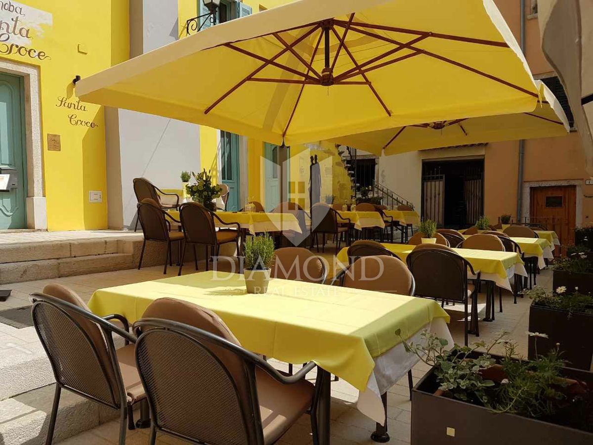 Rovinj, center, uveljavljena restavracija na vrhunski lokaciji