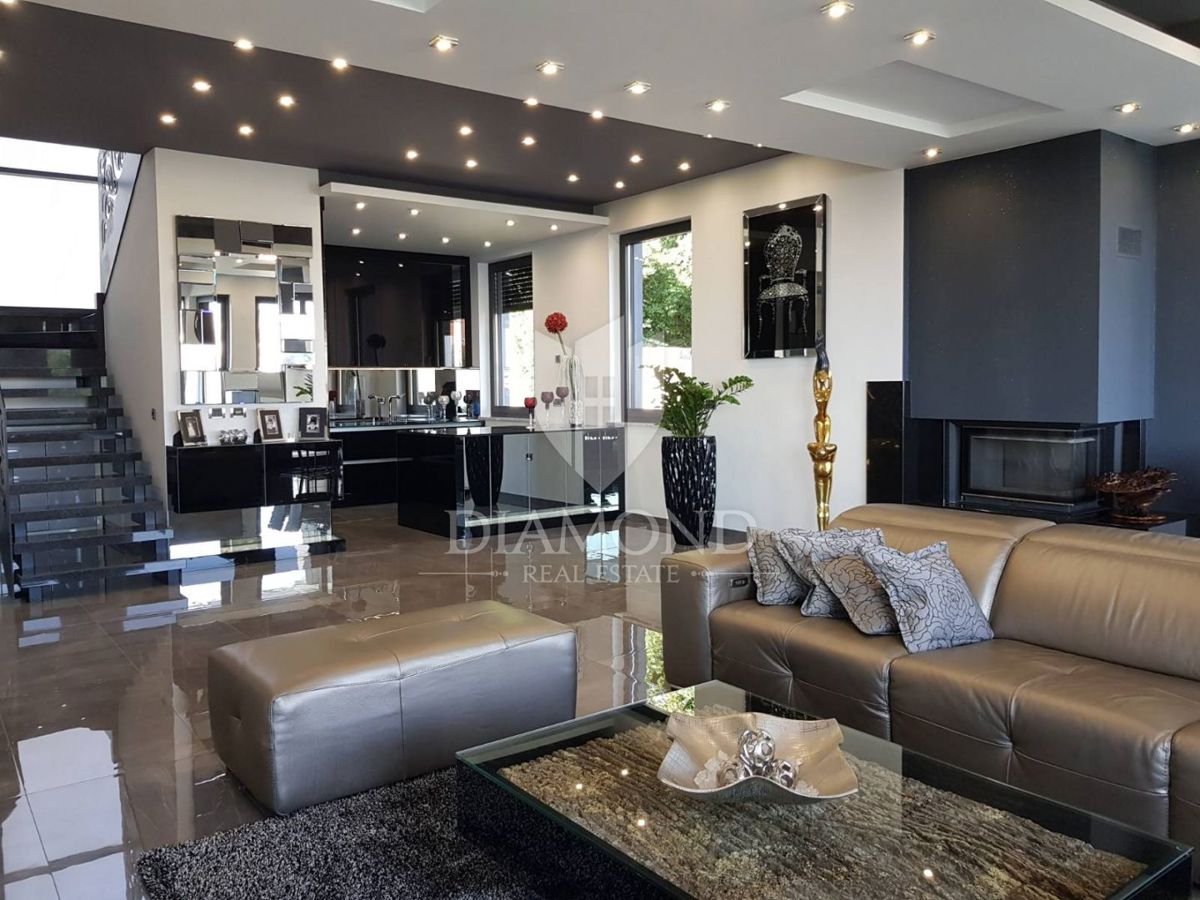 Hiša Opatija - Centar, Opatija, 758m2