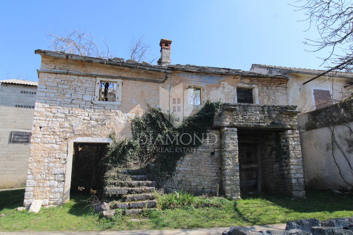 Osrednja Istra, okolica, hiša za adaptacijo s prostorno parcelo