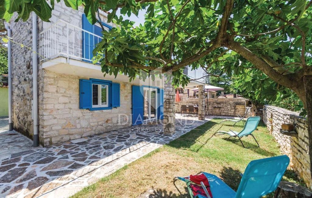 Priložnost! Umag, okolica! Luštna istrska hiša 2. red do morja!