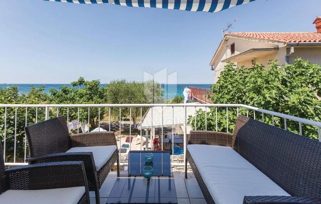 Priložnost! Umag, okolica! Luštna istrska hiša 2. red do morja!