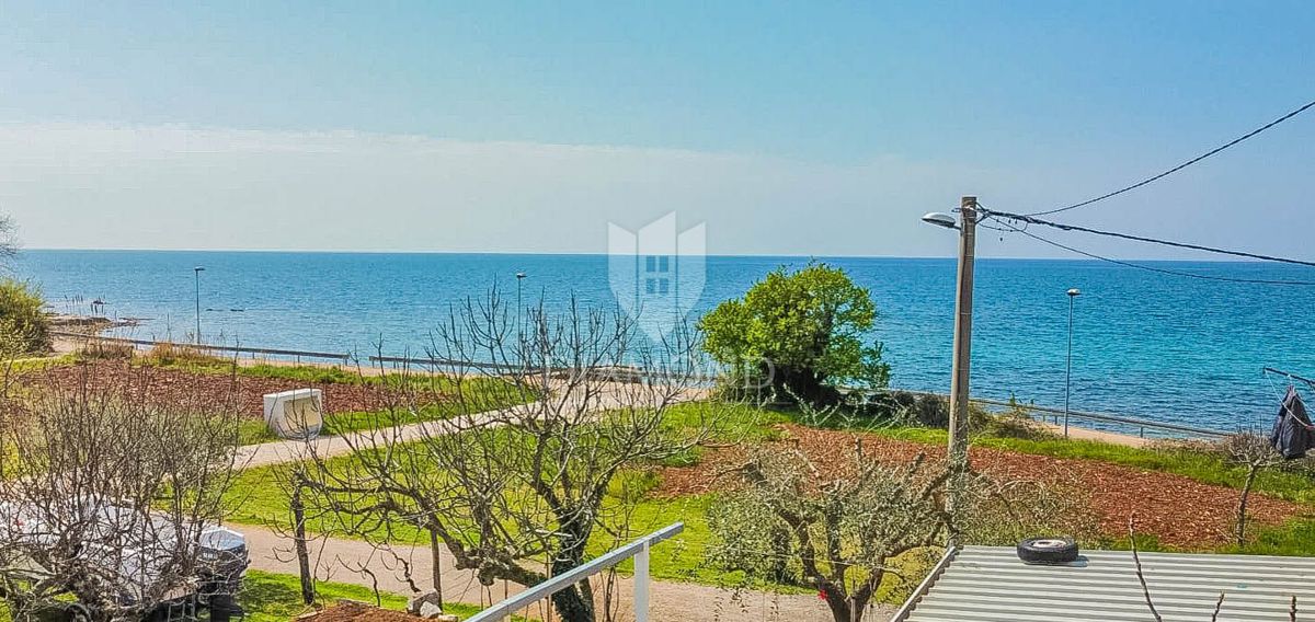 Priložnost! Umag, okolica! Luštna istrska hiša 2. red do morja!