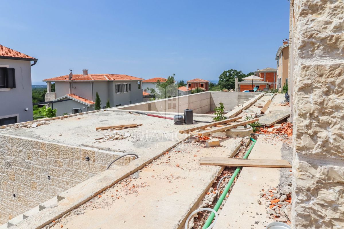 Poreč, okolica, odlična vila v avtohtonem stilu!