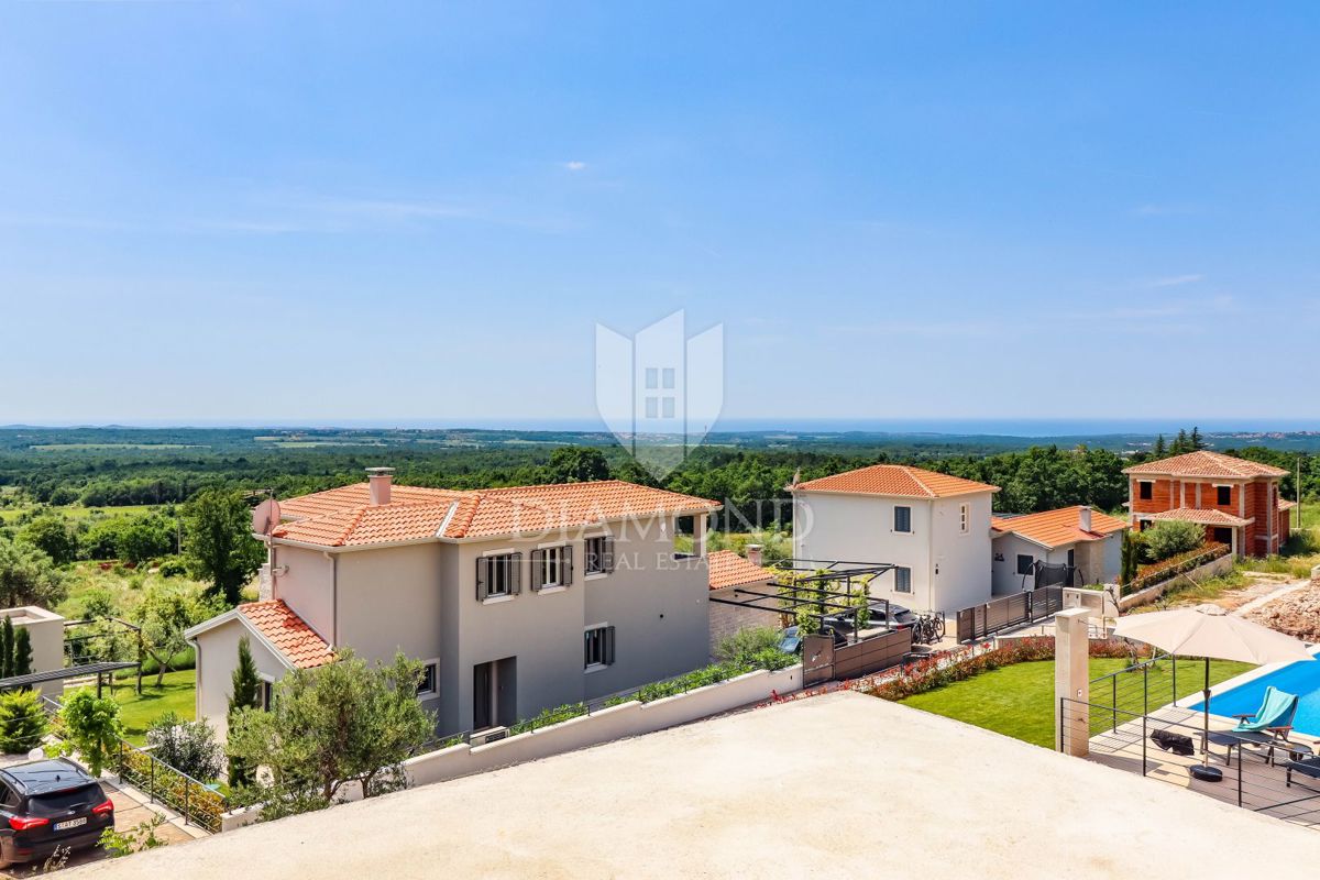 Poreč, okolica, odlična vila v avtohtonem stilu!