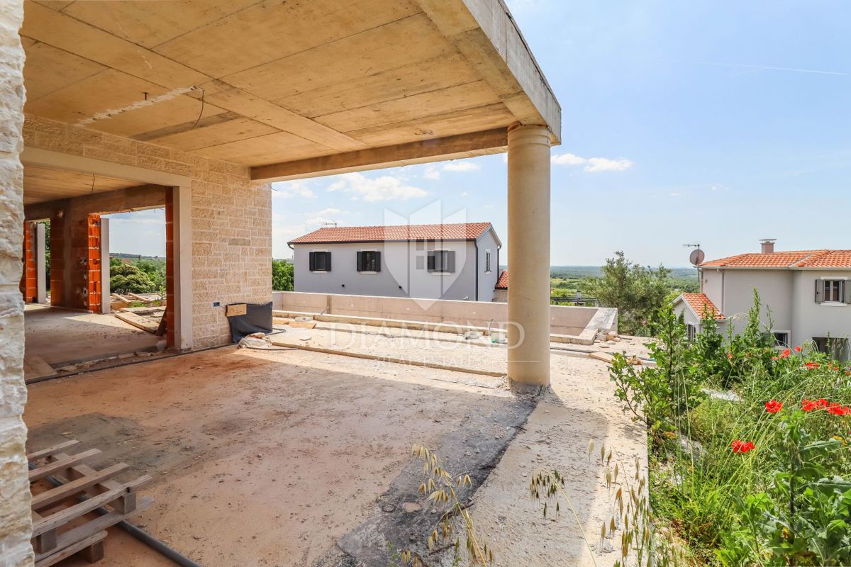 Poreč, okolica, odlična vila v avtohtonem stilu!