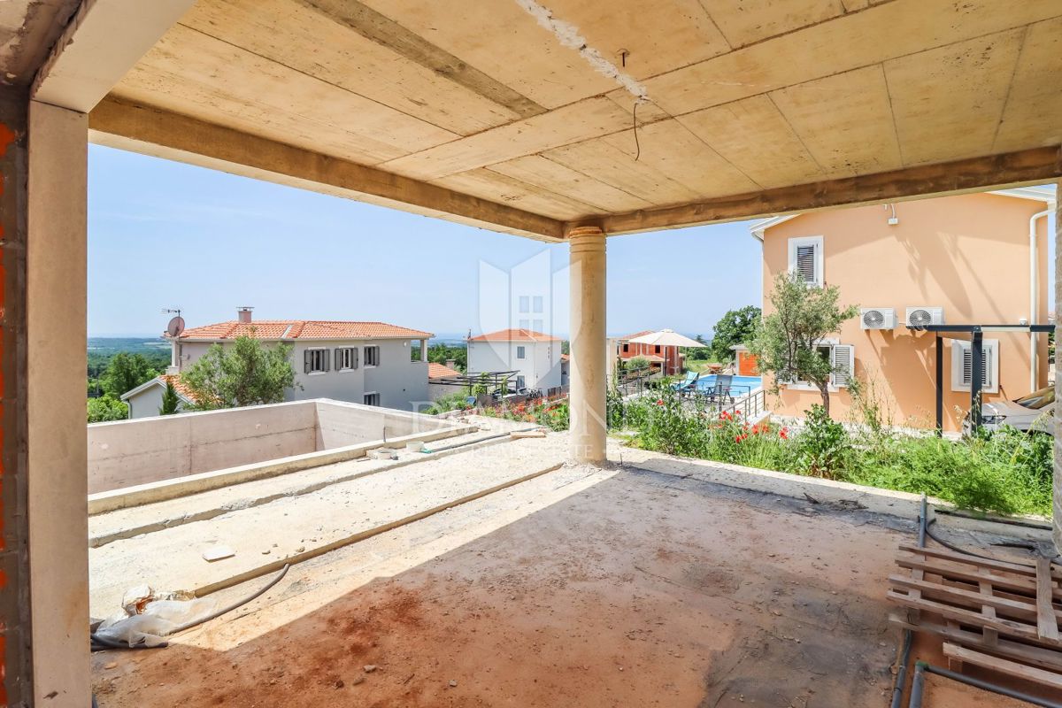 Poreč, okolica, odlična vila v avtohtonem stilu!