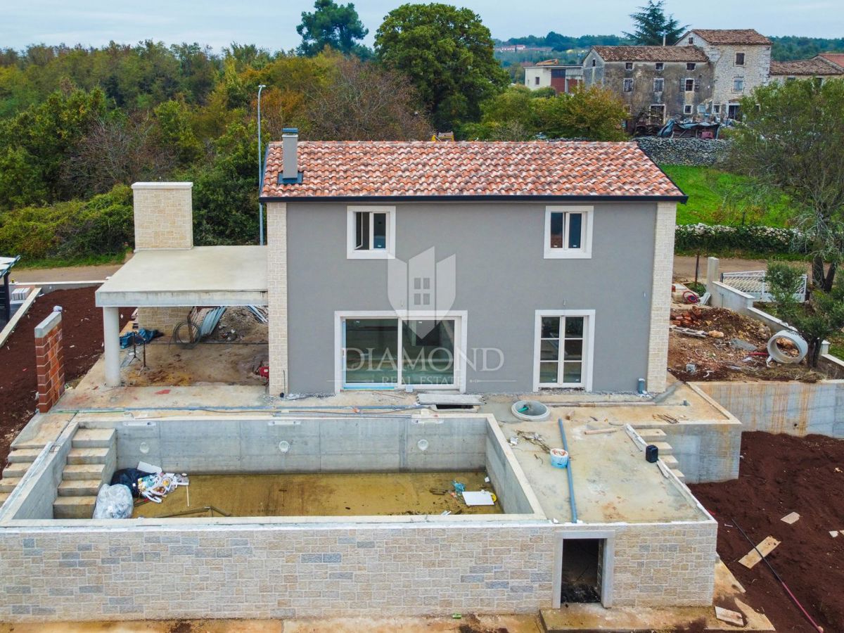 Poreč, okolica, odlična vila v avtohtonem stilu!