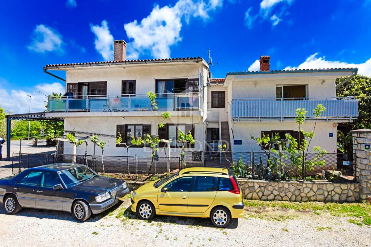 Poreč, enkratna priložnost, hiša s tremi apartmaji na najbolj iskani lokaciji!