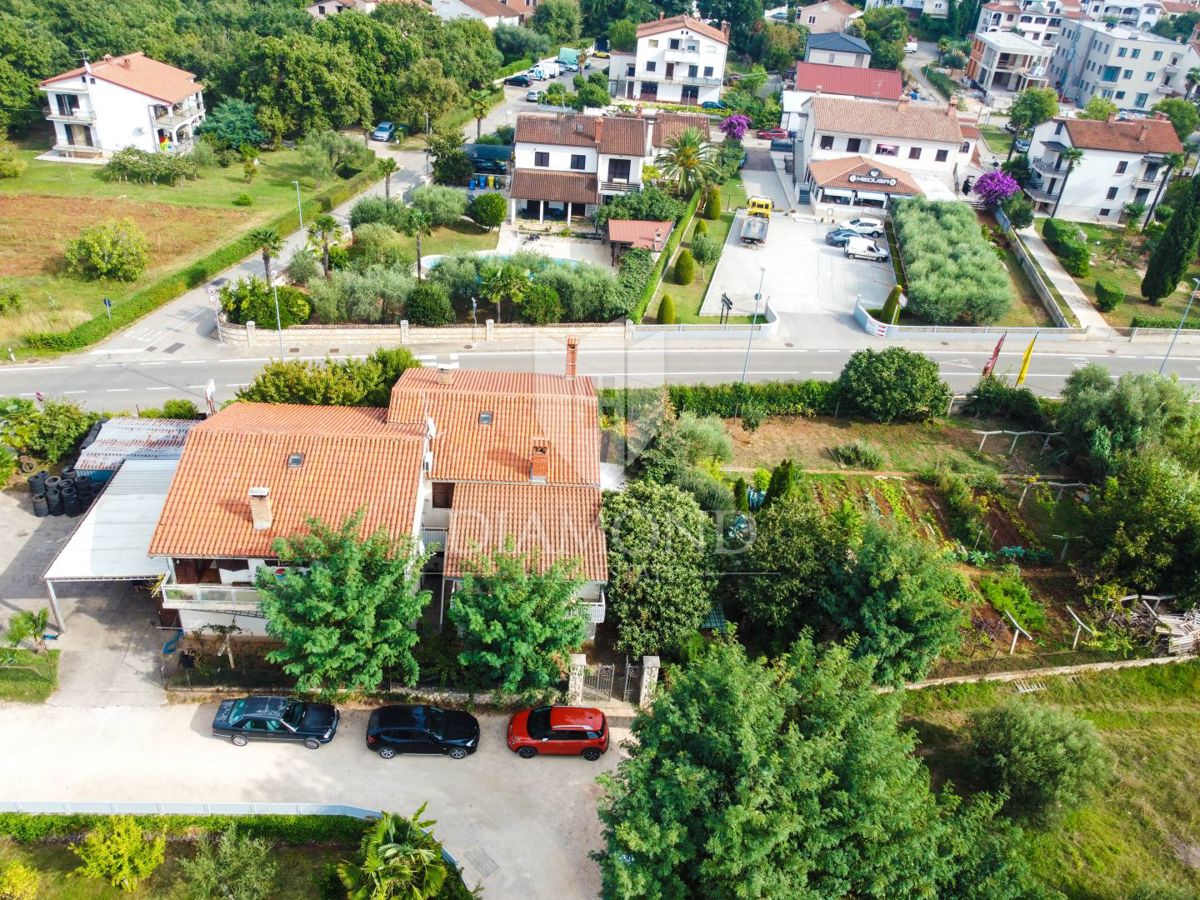 Poreč, enkratna priložnost, hiša s tremi apartmaji na najbolj iskani lokaciji!