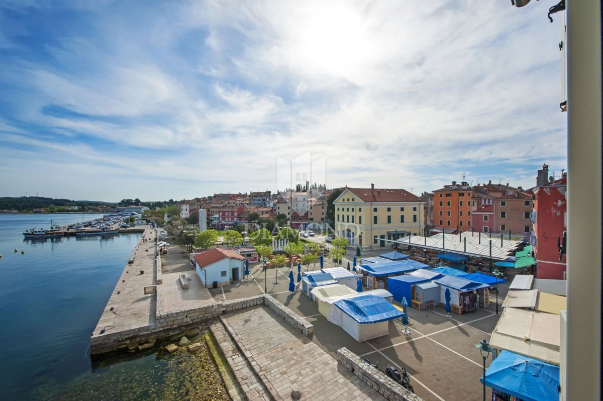 Rovinj, trije privlačni apartmaji v prvi vrsti do morja