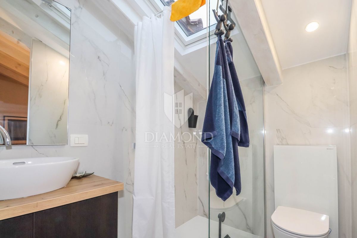 Rovinj, trije privlačni apartmaji v prvi vrsti do morja