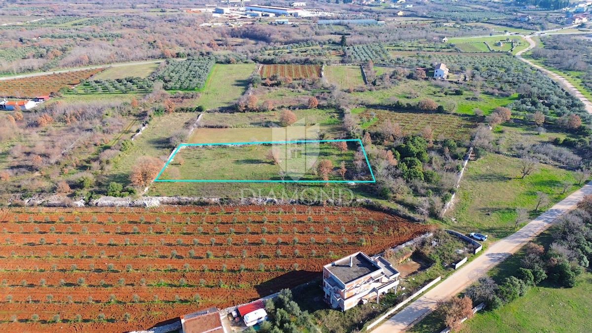 Vodnjan, gradbeno zemljišče s pogledom na morje