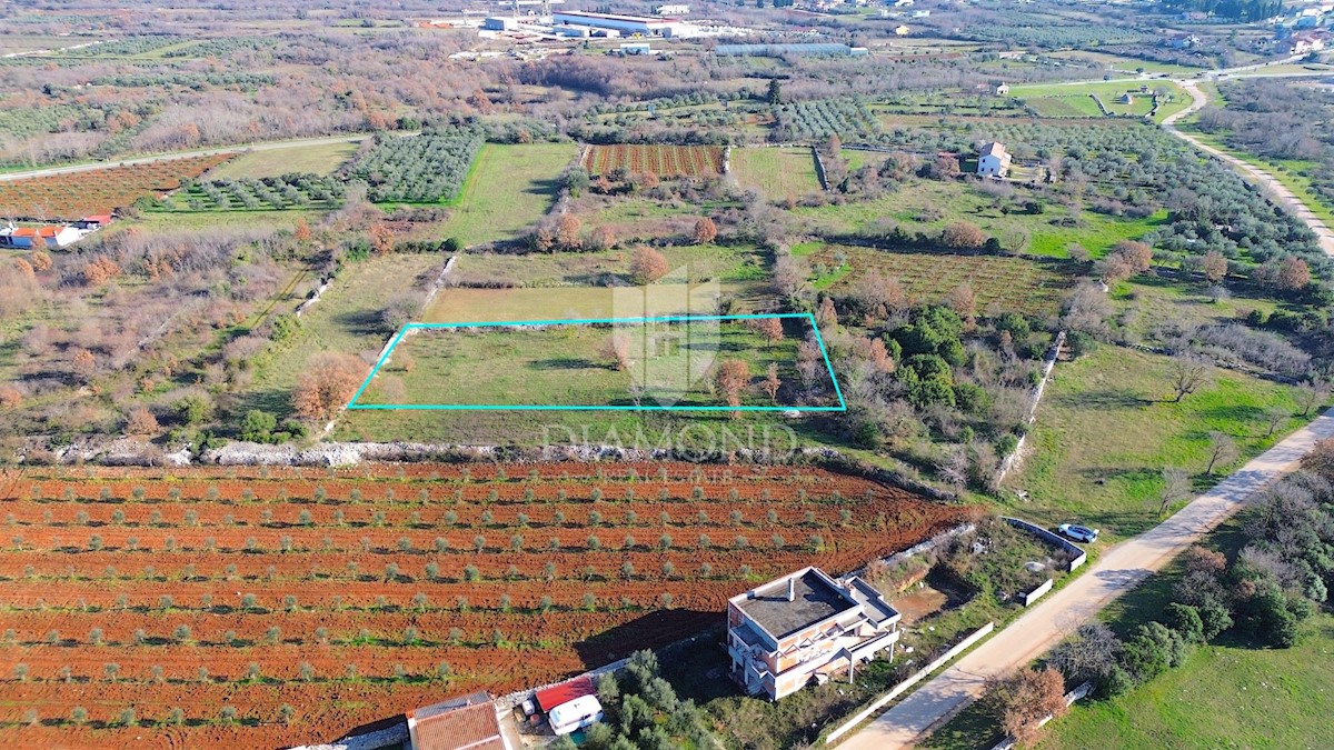 Vodnjan, gradbeno zemljišče s pogledom na morje