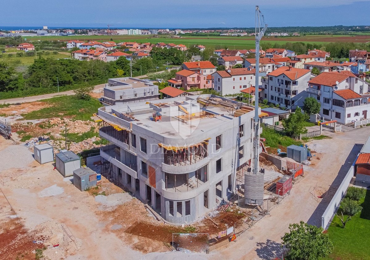 Umag, okolica! Luksuzno stanovanje s pogledom na morje v izgradnji!