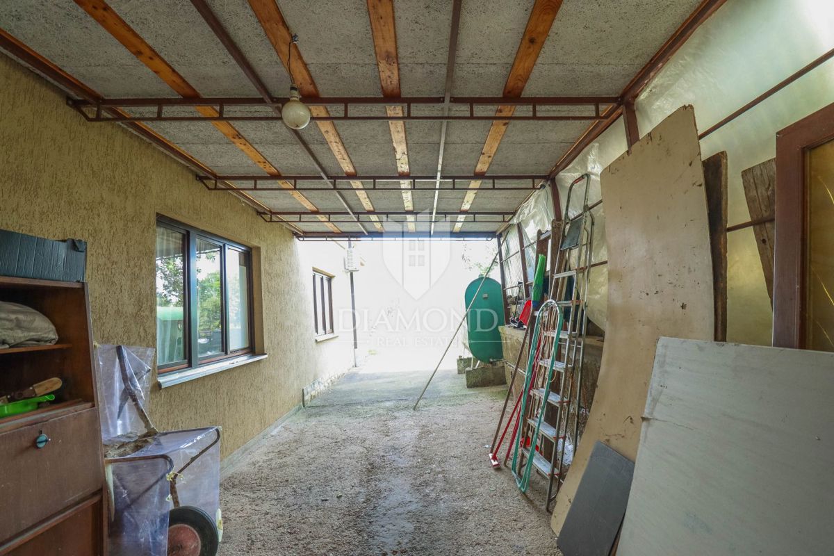 Brtonigla, samostojna hiša s pogledom na morje!