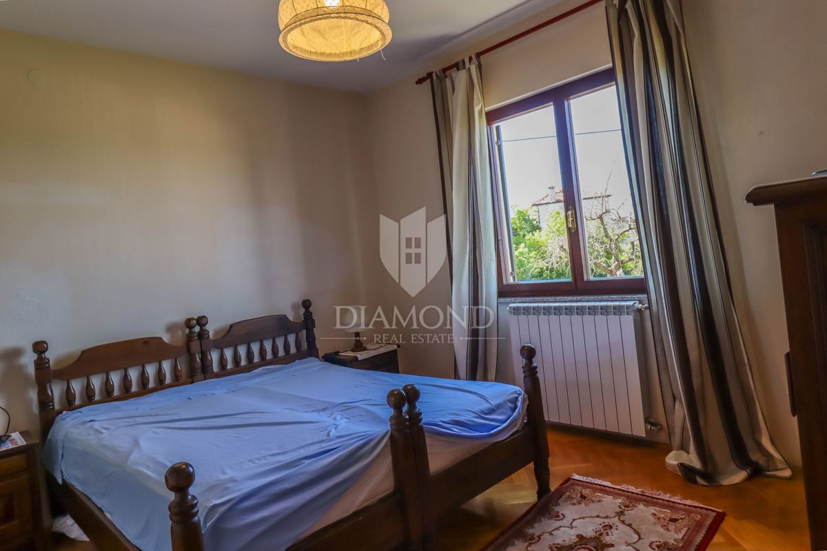 Brtonigla, samostojna hiša s pogledom na morje!